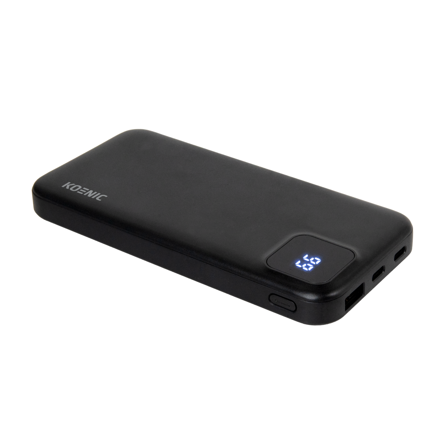 Een zwarte Koenic powerbank op een zwarte achtergrond. Het display toont 69%. Er zijn USB-poorten aan de zijkant.