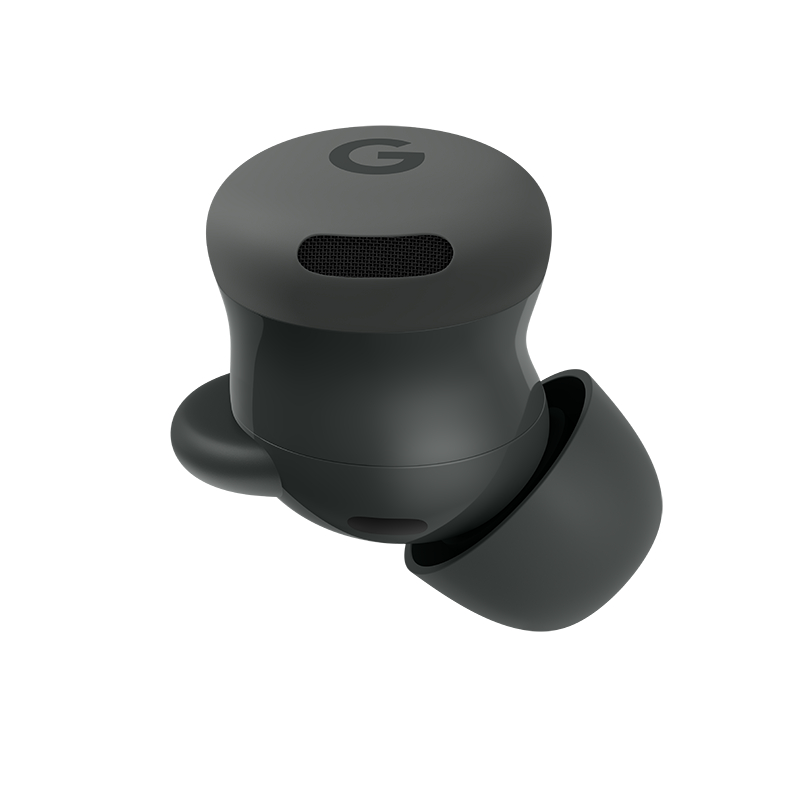 Ein dunkelgrauer Google Pixel Buds Pro Ohrhörer. Der Hörer hat ein schwarzes Netz, ein 'G'-Logo und eine gebogene Form mit Ohrspitze.