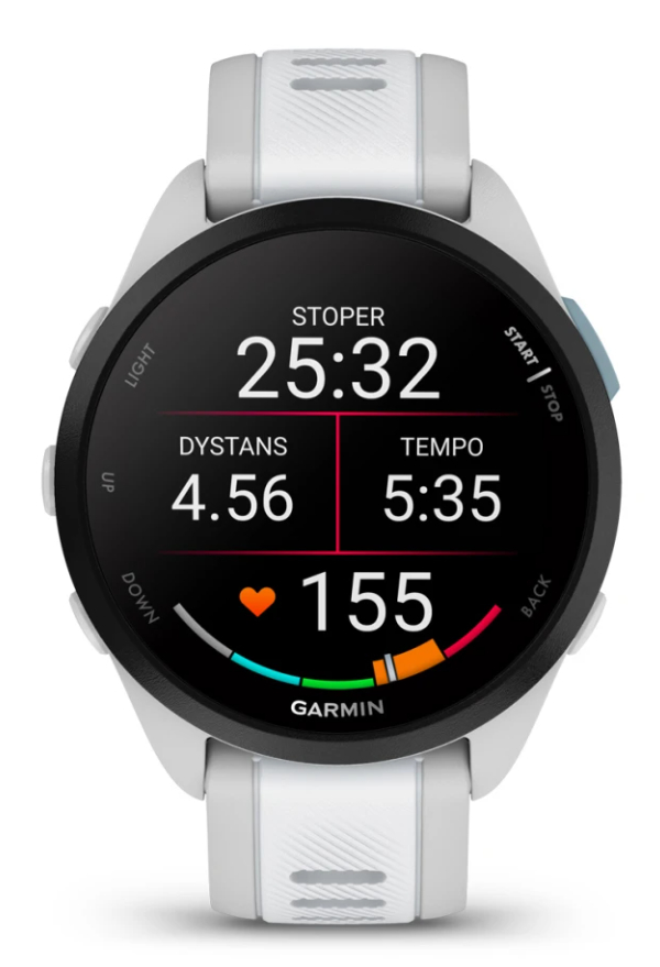 Biały smartwatch Garmin wyświetla dane biegowe: czas, dystans, tempo i tętno. Ekran jest czarny z białym tekstem i kolorowymi wskaźnikami.