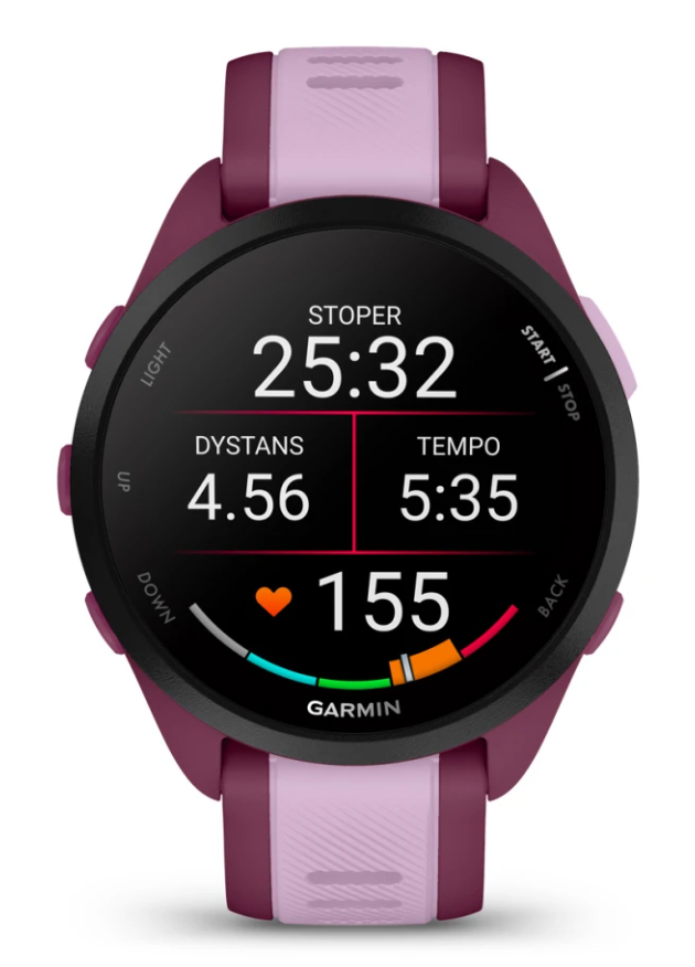 Zegarek Garmin wyświetla dane dotyczące biegu: 25:32, 4,56 dystansu, 5:35 tempo, 155 tętno. Zegarek jest fioletowy i jasnoróżowy.
