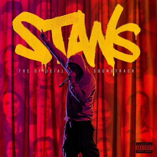 Albumhoes: Man met hoodie en microfoon, hand omhoog. Gele "Stans" over rood gordijn. Gezichten op de achtergrond. "Soundtrack" tekst.