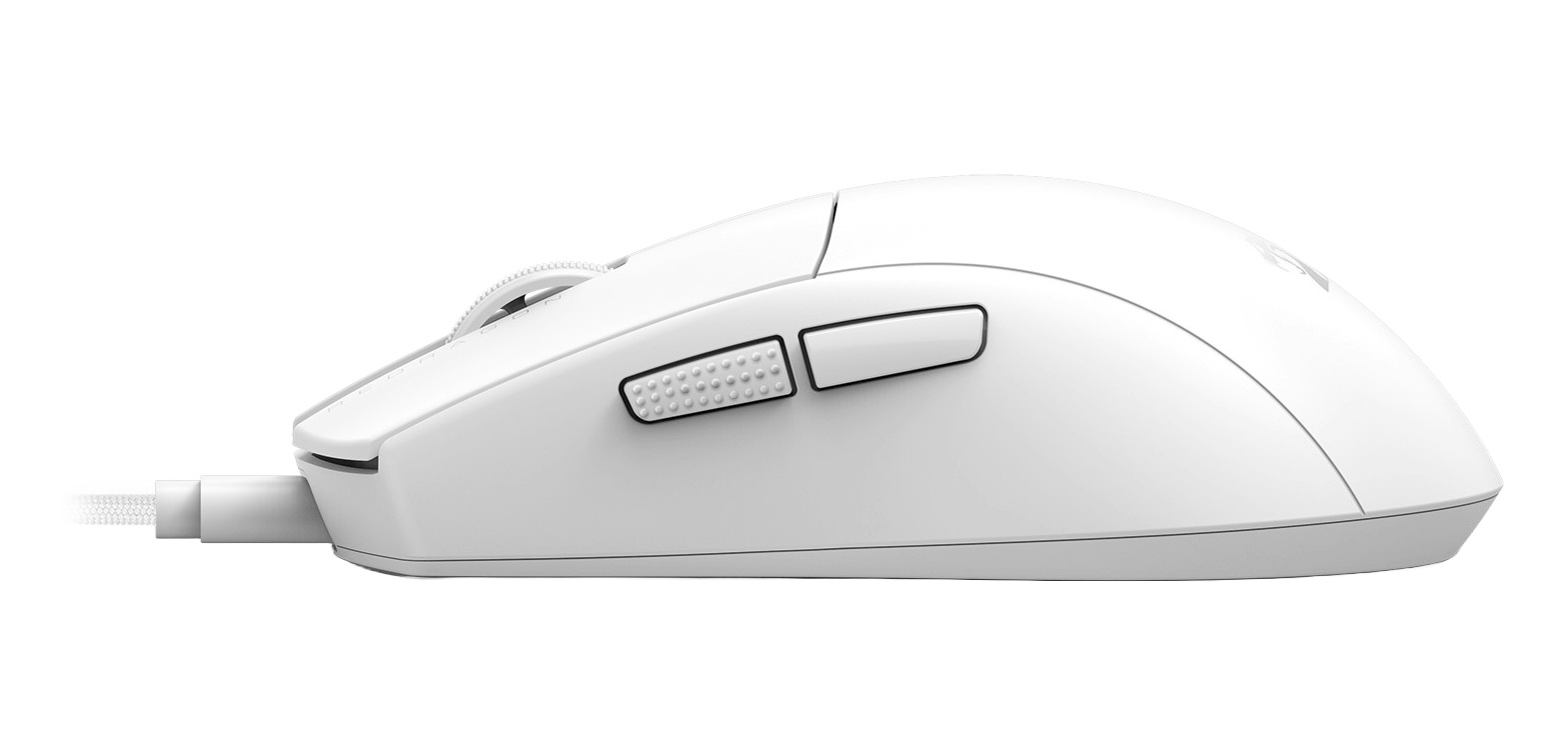 Biała mysz komputerowa z przewodem. Posiada przyciski z boku i kółko przewijania. Tło jest białe.