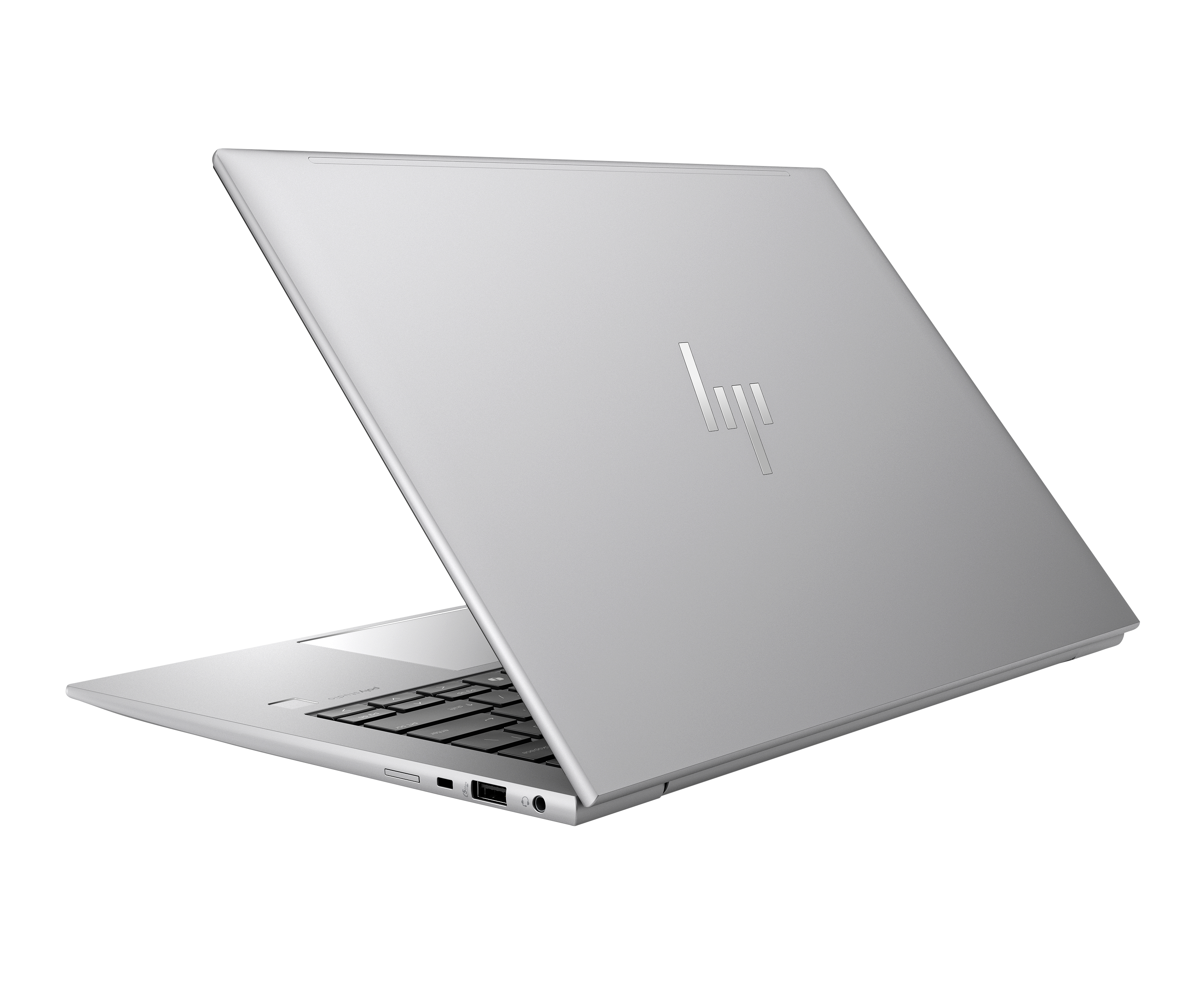 Silberner Laptop auf schwarzem Hintergrund. Der Laptop ist leicht geöffnet und zeigt die Tastatur und das HP-Logo.
