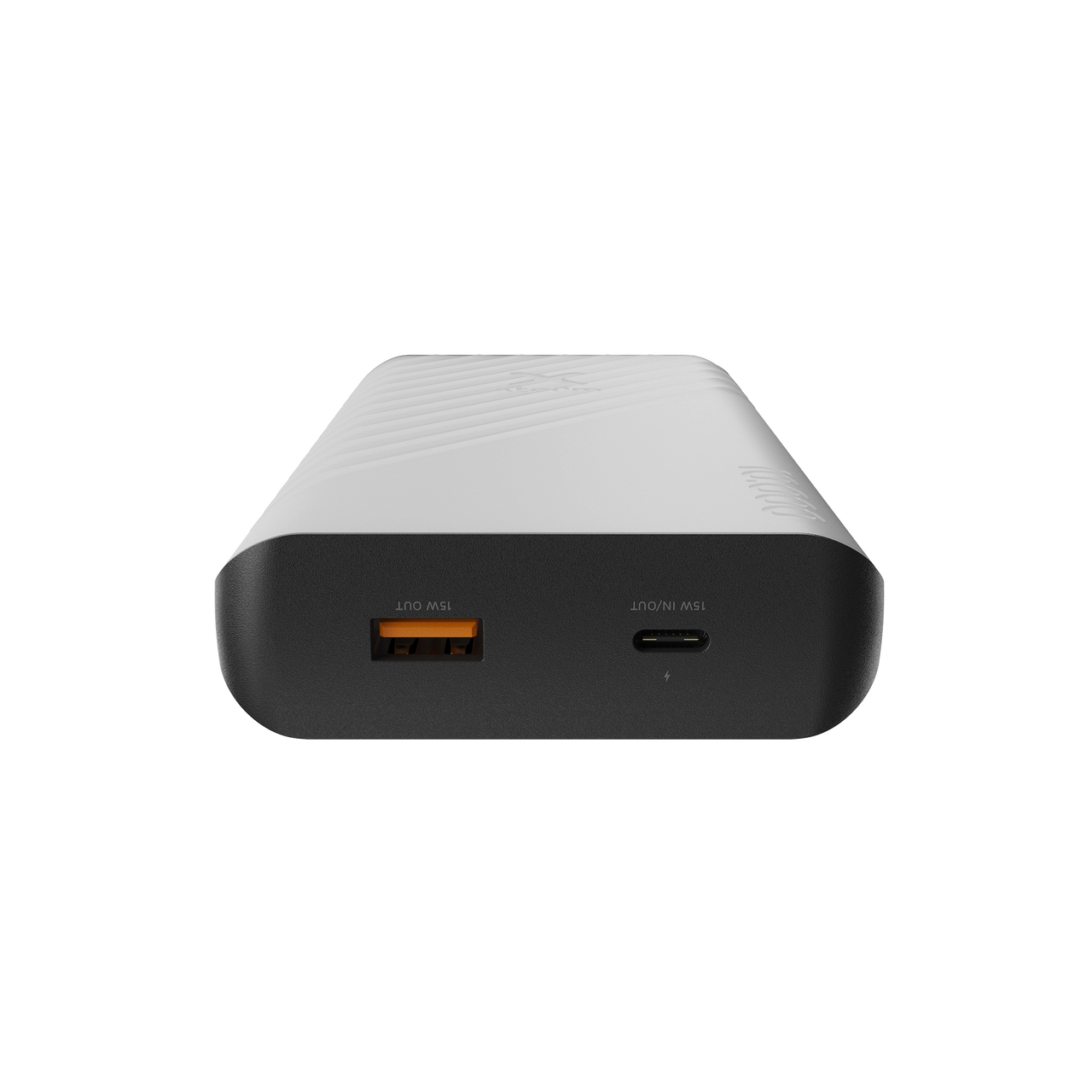 Eine weiße und graue Powerbank. Die Vorderseite hat zwei Anschlüsse, einen orangen und einen USB-C. Der schwarze Rand hat Text: 15W OUT und 15W IN/OUT.