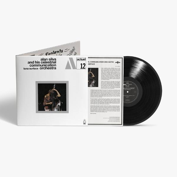 Albumcover mit schwarzer Schallplatte. Auf dem Cover steht: Alan Silva, Luna Surface Orchestra. Die Schallplatte liegt neben dem offenen Cover.