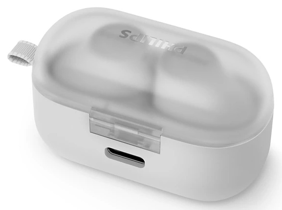 Białe etui na słuchawki Philips. Przezroczysta pokrywa jest zamknięta. Nazwa marki jest widoczna. Z boku znajduje się mały pasek i port ładowania.