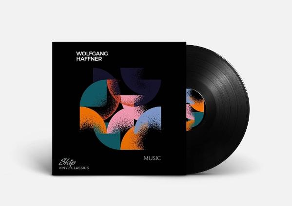 Eine Schallplatte und Hülle. Die Hülle ist schwarz mit bunten geometrischen Formen. Text: Wolfgang Haffner, Skip Vinyl Classics und Music.