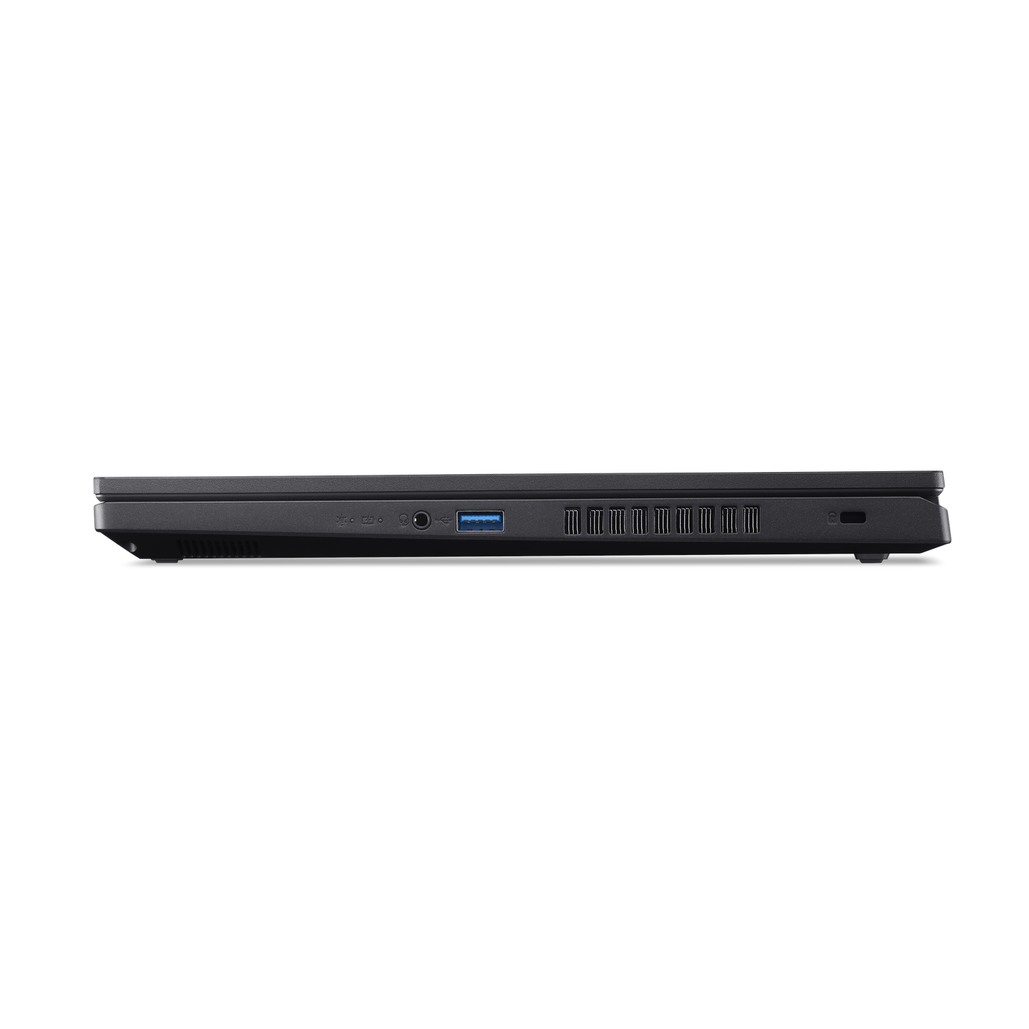 Zijaanzicht van een zwarte laptop op zwarte achtergrond. Zichtbare poorten: USB, audio en ventilatiesleuven.