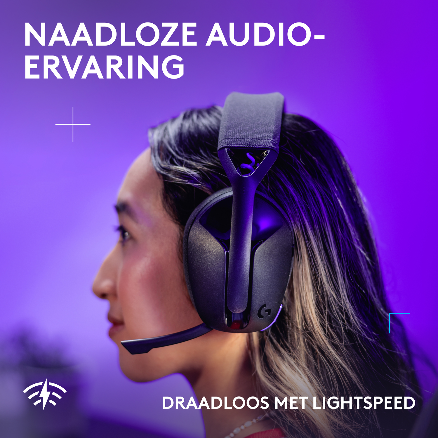 Woman wearing black gaming headset. Purple background with white text: NAADLOZE AUDIO-ERVARING, and DRAADLOOS MET LIGHTSPEED.