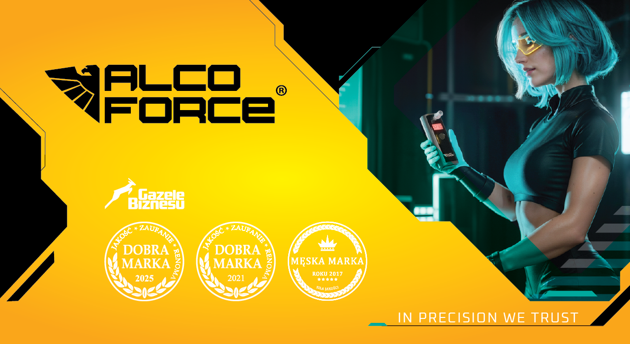 Kobieta z niebieskimi włosami trzyma alkomat. Tło jest żółte z logo Alco Force i nagrodami.
