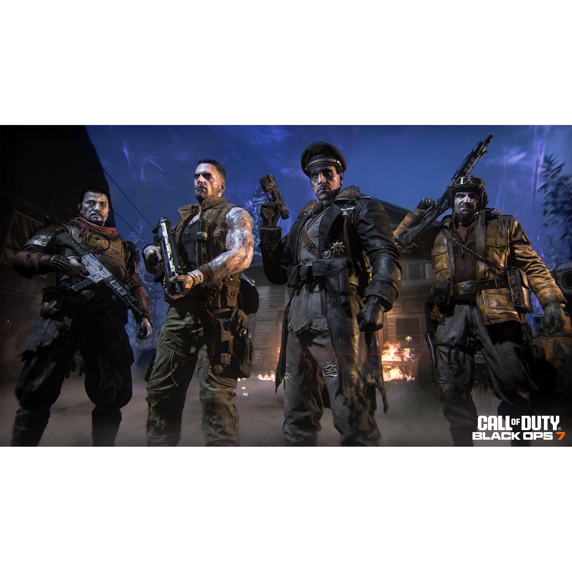 Cuatro hombres en uniforme militar con armas, frente a un edificio en llamas y cielo nocturno. Título del juego 'Call of Duty Black Ops 7'.