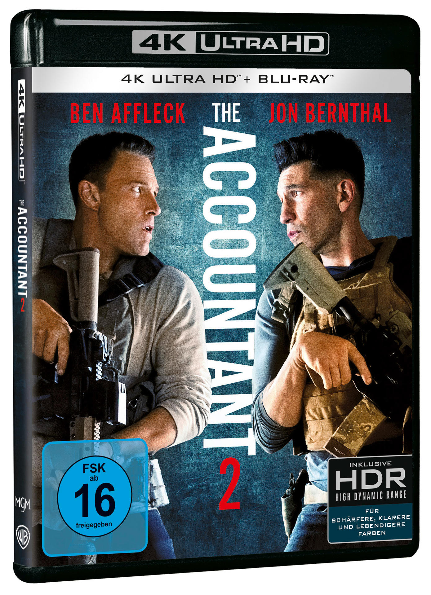 The Accountant 2 Blu-ray-Cover. Ben Affleck und Jon Bernthal mit Waffen. Blauer Hintergrund. HDR- und FSK 16-Etiketten.