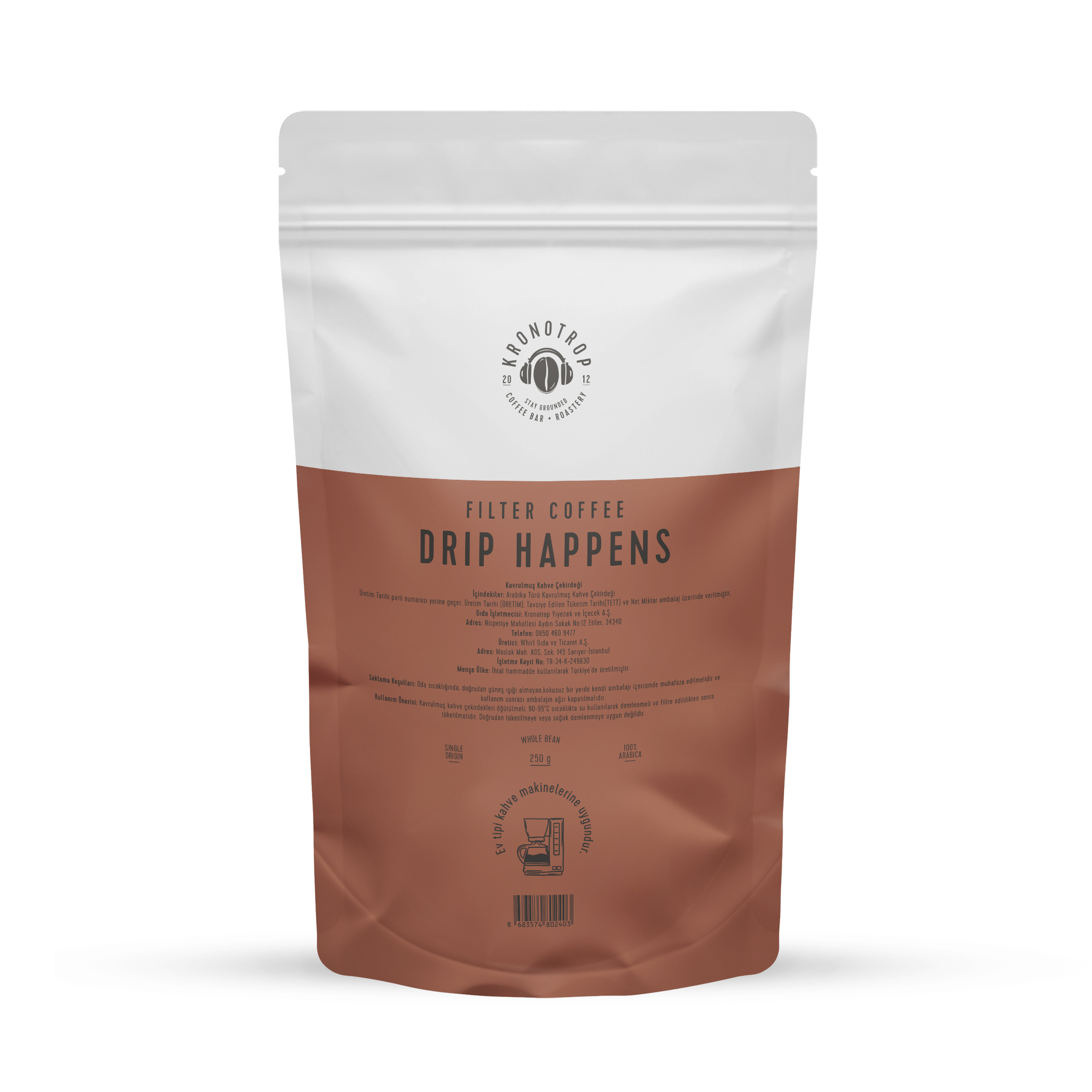 'Filter Coffee Drip Happens' etiketli ve logolu bir kahve paketi. Ürün bilgilerini gösteren açık kahverengi.