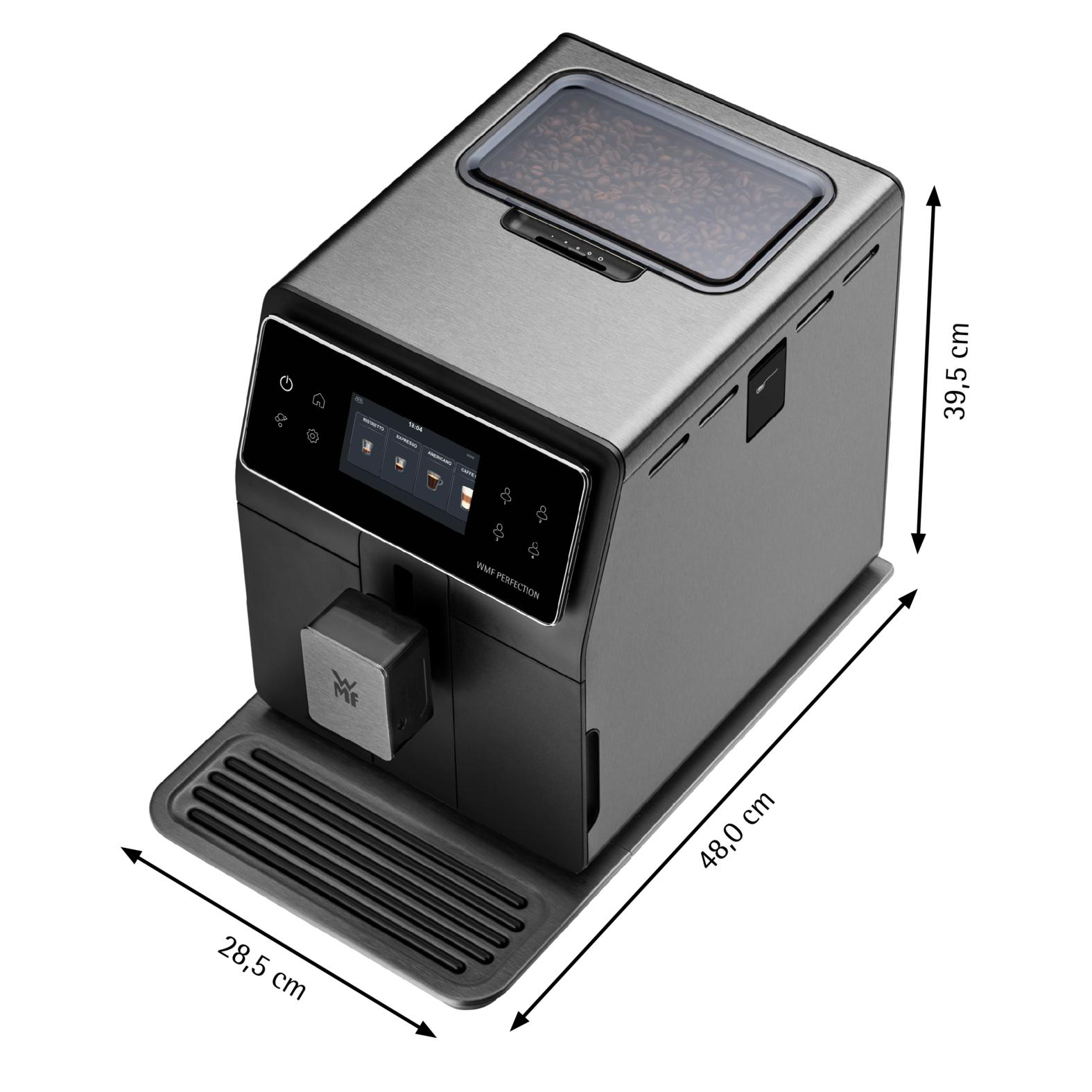 Eine silber-schwarze Kaffeemaschine. Sie hat einen Touchscreen, einen Bohnenbehälter und eine Tropfschale. Abmessungen in cm.