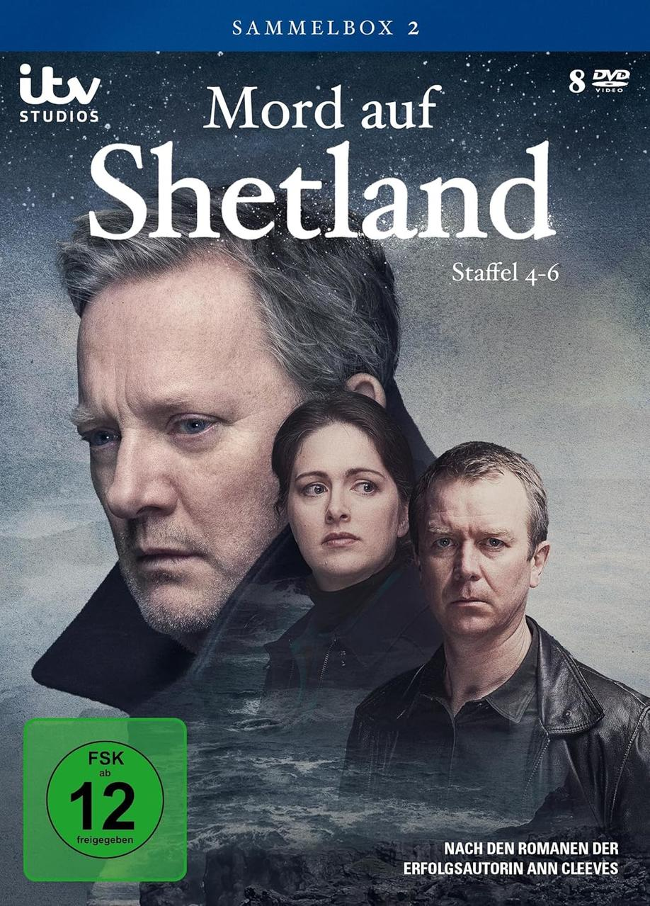DVD-Cover für 'Shetland'. Zeigt drei Personen. Titeltext ist weiß. Grünes Rating-Logo. Hintergrund zeigt Meer und Himmel.