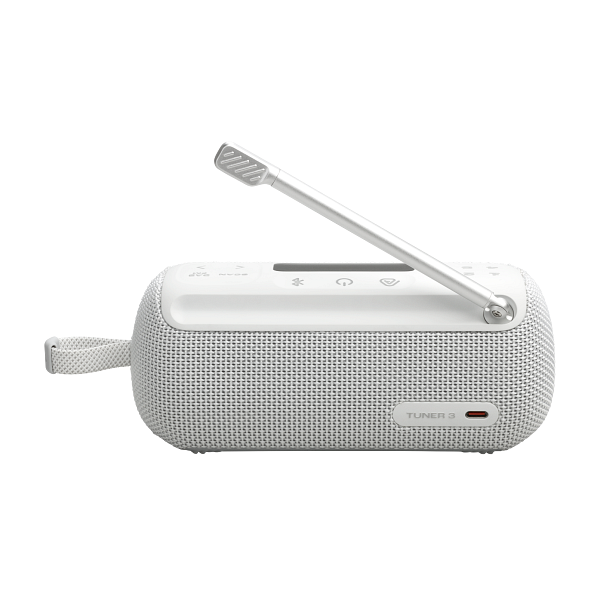 Weiß-graues tragbares Radio mit Antenne. Der Körper ist rechteckig mit einem Maschenvorbau. Oben befinden sich ein kleiner Bildschirm und Knöpfe.