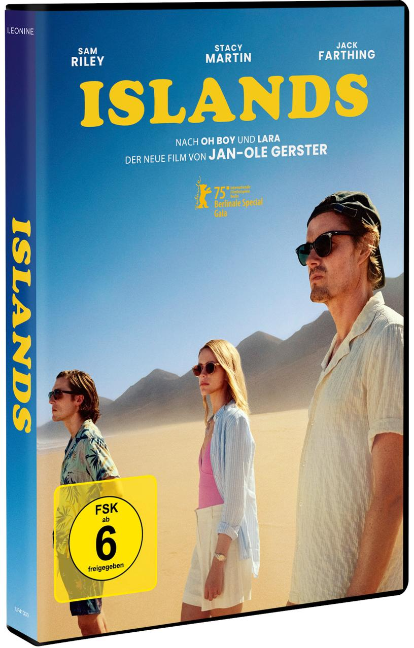 Filmcover für "Islands" mit drei Personen, die im Sand gehen, sonnigem Wetter und einem gelben Rating-Label.