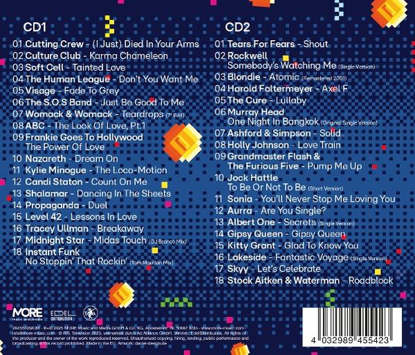 Albumcover mit blauem Hintergrund und Pixeldesign. Listen mit Songtiteln und Künstlern sind sichtbar.
