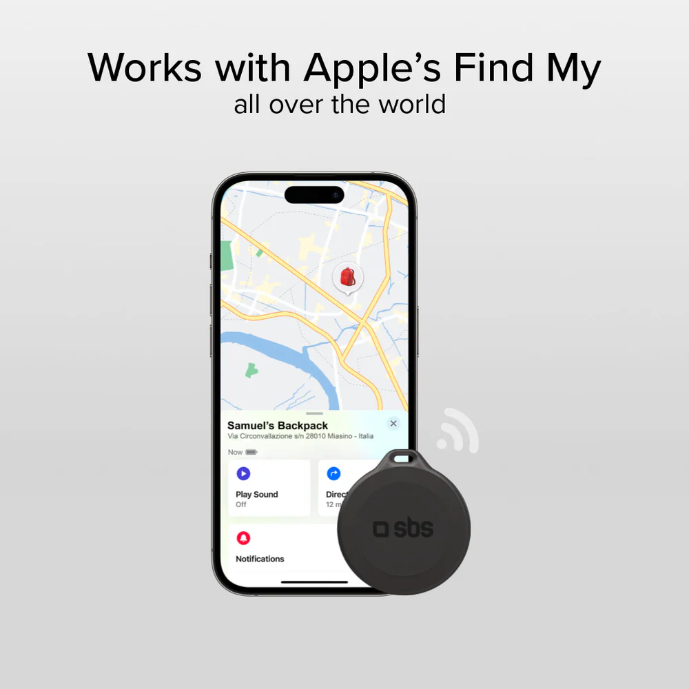 Das Bild zeigt einen Telefonbildschirm mit einer Karte und einem schwarzen Ortungsgerät. Der Text lautet "Works with Apple's Find My".