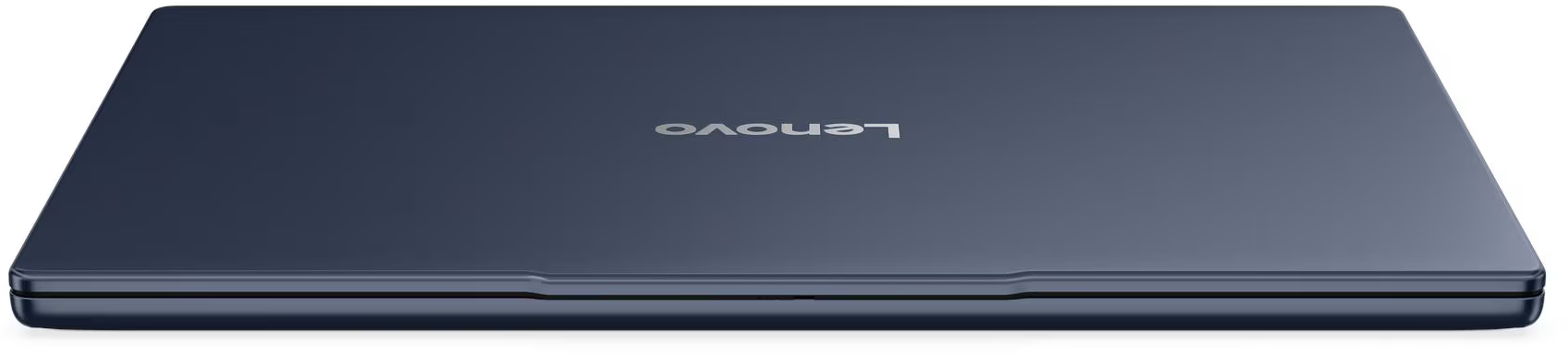 Egy sötétkék Lenovo laptop fehér felületen. A Lenovo logója látható a tetején. A laptop zárva van.