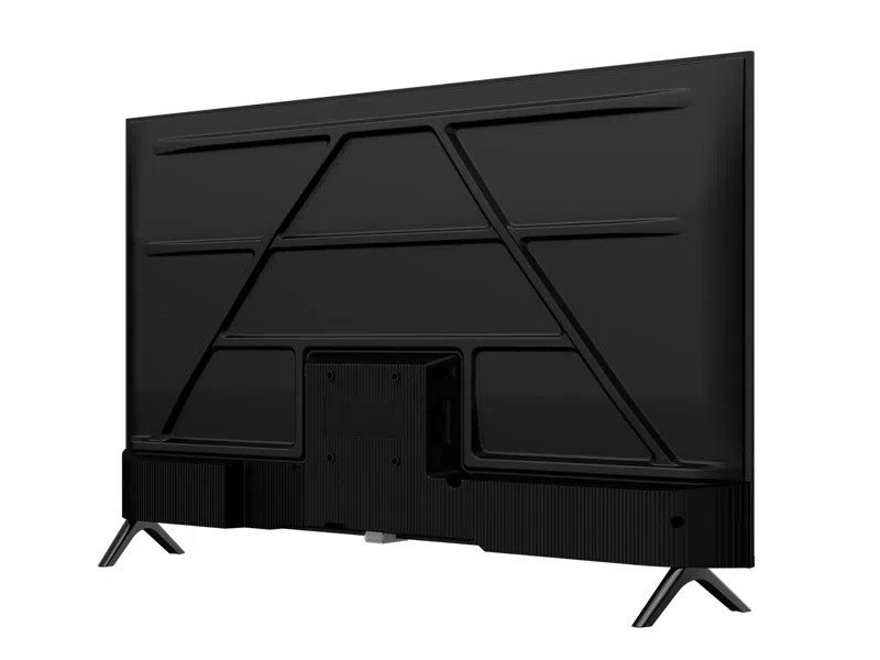 Egy fekete TV hátulról, fehér háttérrel. A TV hátoldala geometrikus mintázatú, két lábbal.