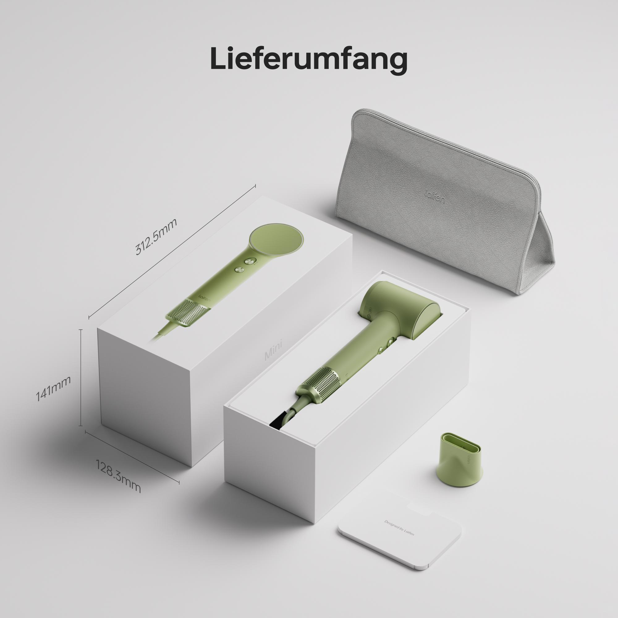 Ein olivgrüner Föhn und Zubehör befinden sich in weißen Kartons. Auf einer weißen Oberfläche befinden sich auch ein graues Etui und ein Heft.