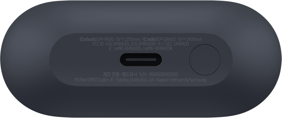 Base d'étui de chargement Samsung gris foncé. Le texte sur la surface comprend les numéros de modèle et de série, et les informations d'origine.