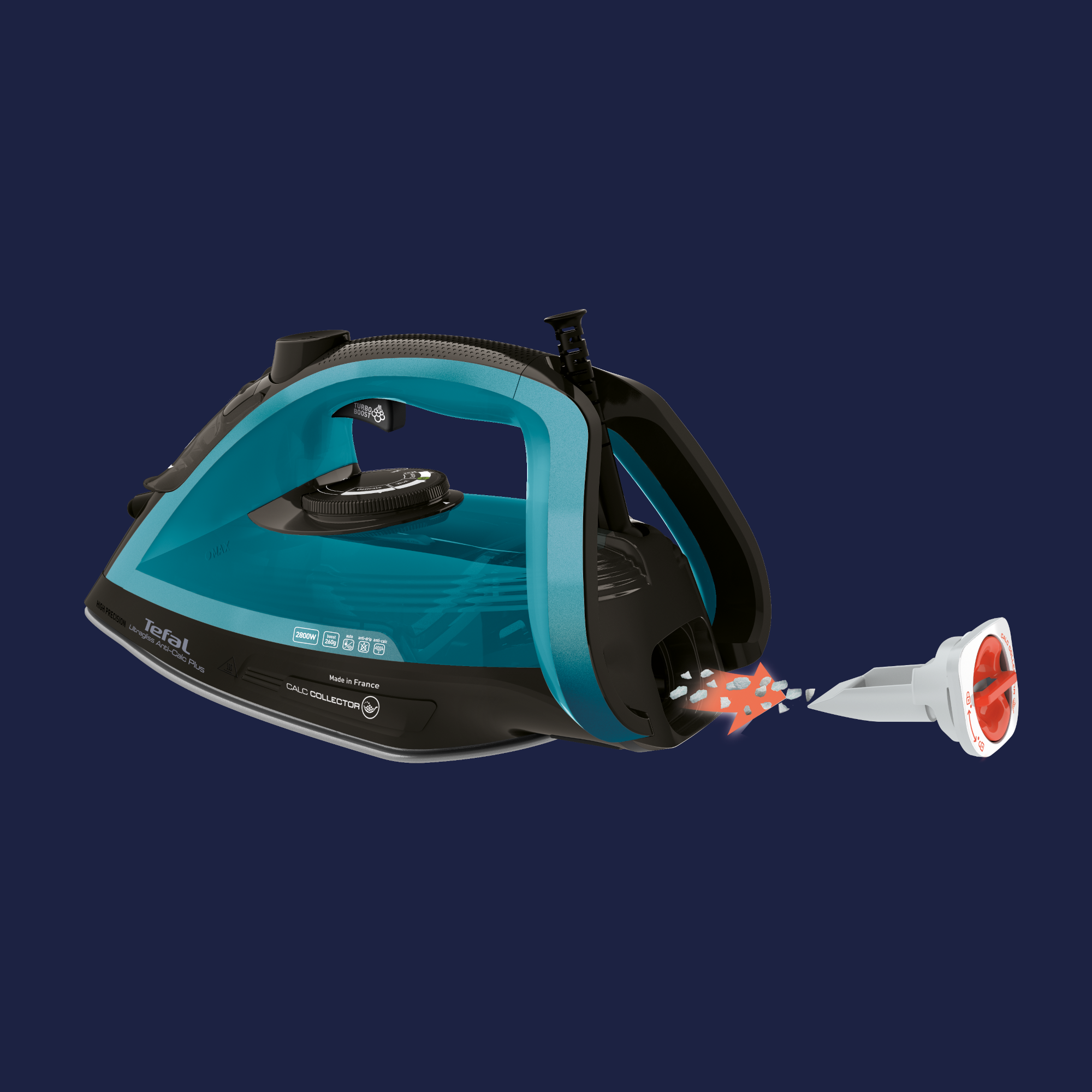 Egy türkiz és fekete Tefal vasaló vízkőgyűjtővel. A gőzt piros nyilak jelzik. A vasaló sötétkék háttéren látható.