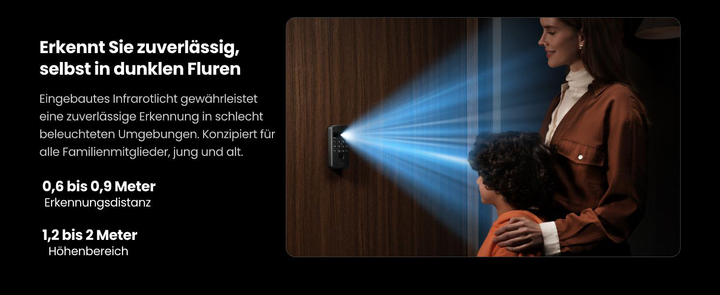 Eine Frau und ein Kind stehen in der Nähe einer Tür. Ein Gerät an der Tür emittiert blaues Licht. Text beschreibt die Merkmale.