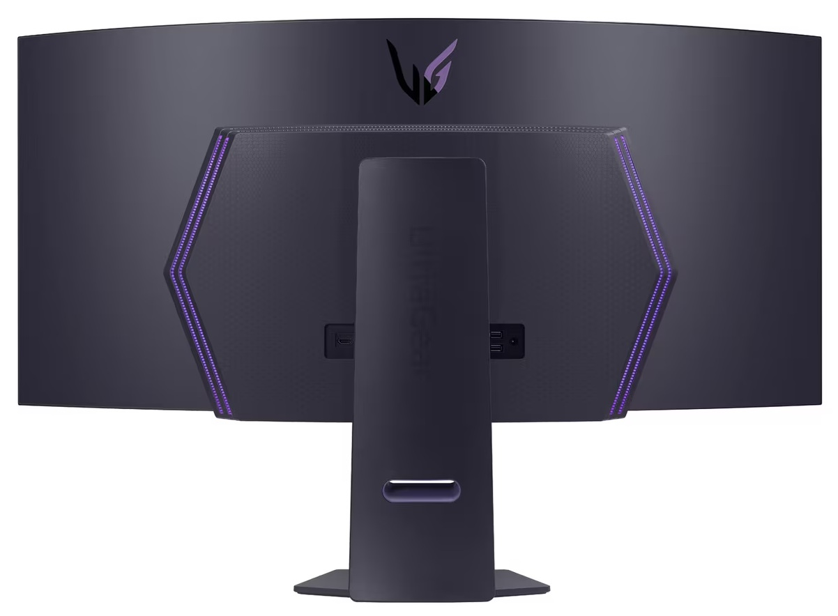 Tył zakrzywionego monitora. Ciemnoszary z fioletowym podświetleniem. Logo LG Ultragear u góry. Podstawa na dole.