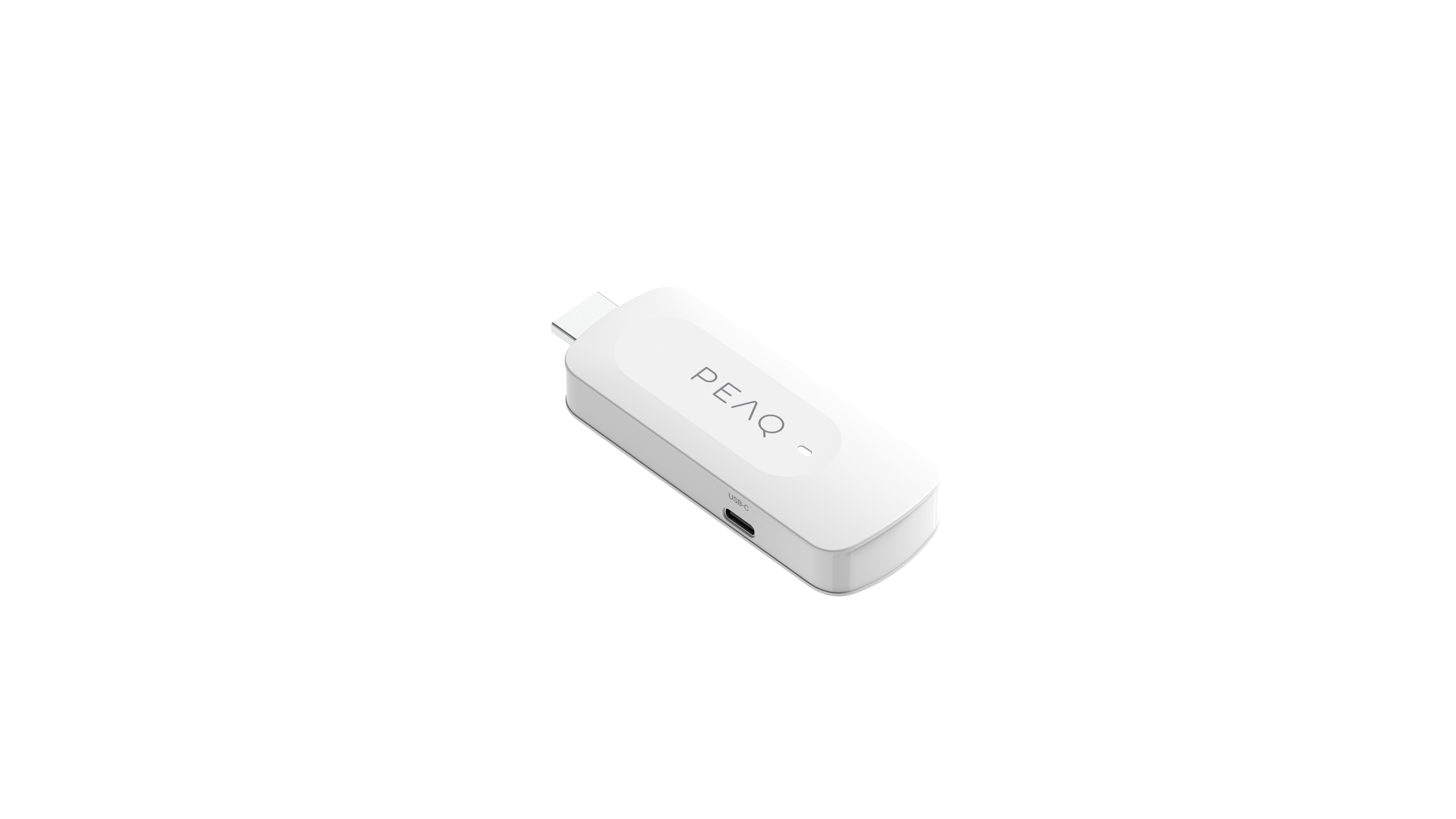 Weißes rechteckiges Gerät mit USB-C- und USB-C-Anschlüssen und dem Wort 'PEAQ'. Es ist vor weißem Hintergrund platziert.