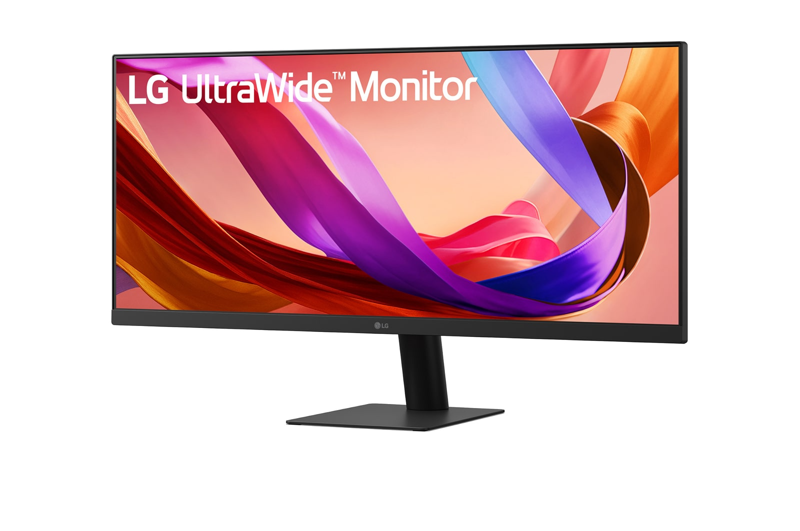 LG UltraWide monitor. A kijelzőn színes absztrakt formák láthatók piros, narancs, lila és kék színekben. Fekete keret és állvány fehér háttéren.