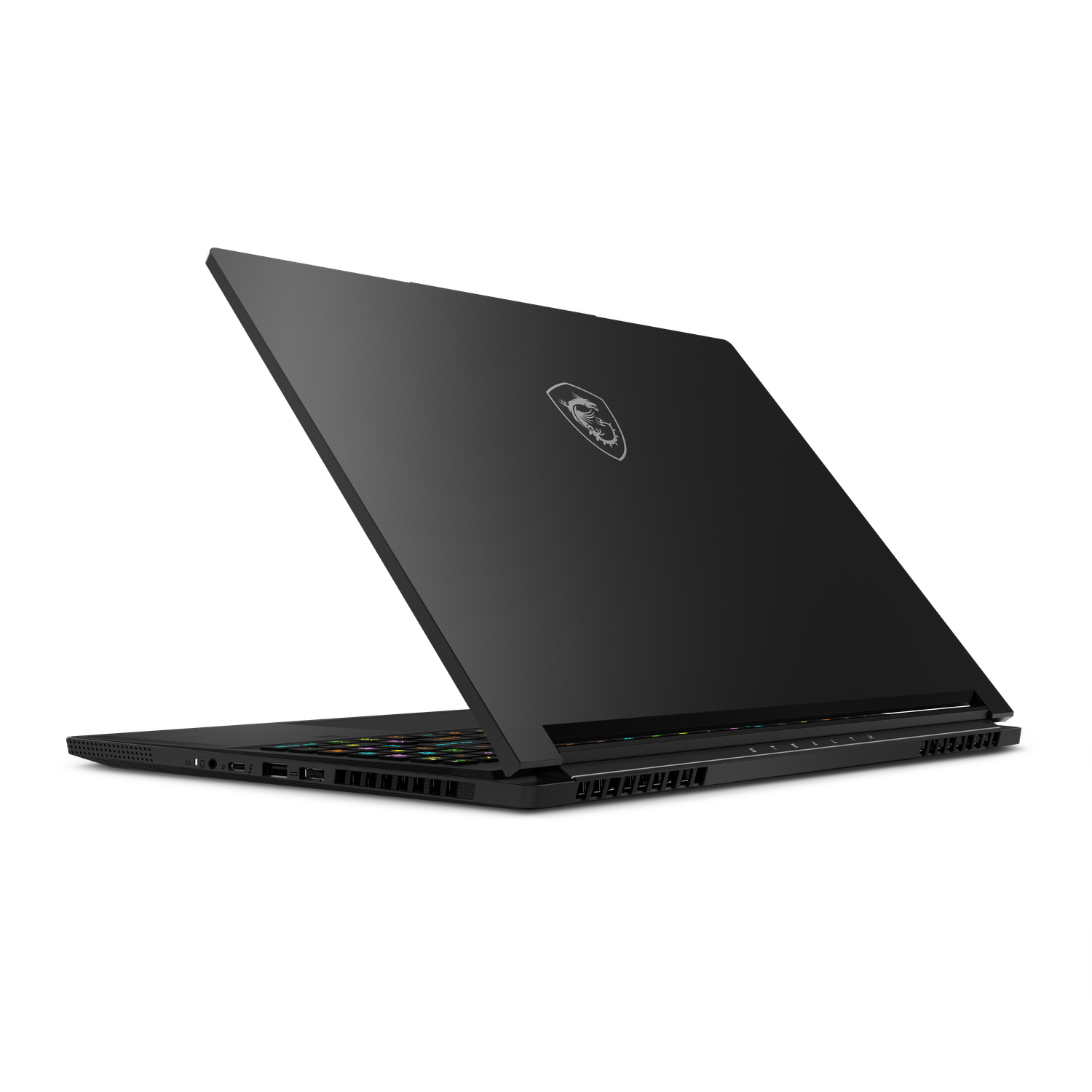 Un ordinateur portable noir est légèrement ouvert, affichant le clavier et le logo MSI sur le couvercle. Le fond est noir.