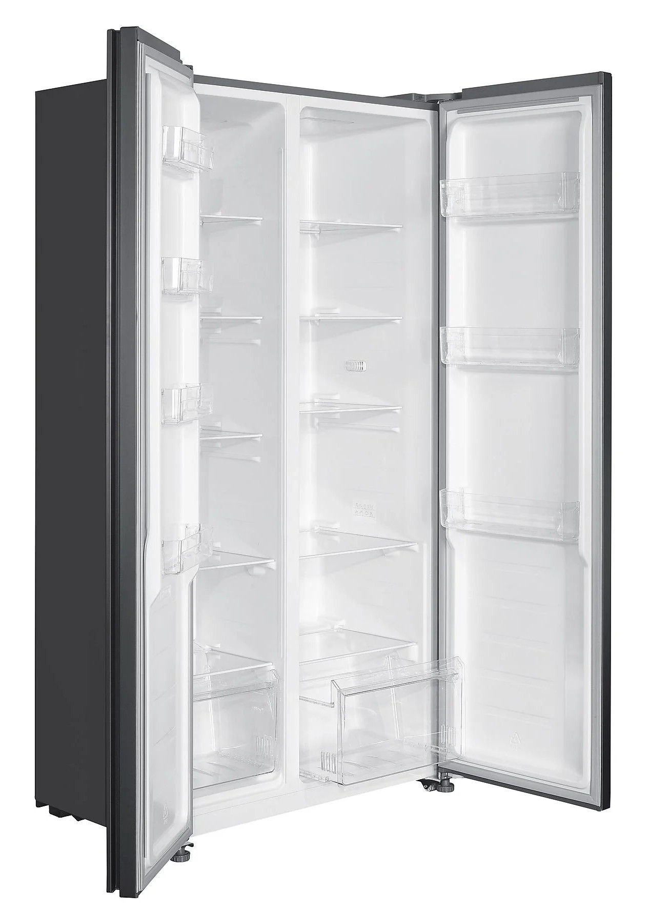 Lodówka typu side-by-side z otwartymi drzwiami. Wnętrze białe z półkami i przezroczystymi pojemnikami. Zewnętrzna strona ciemnoszara.