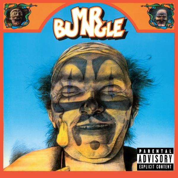 Albumcover: ein Clown-ähnliches Gesicht mit gelber und schwarzer Farbe, blauer Hintergrund und das Wort BUNGLE darüber. Parental Advisory.