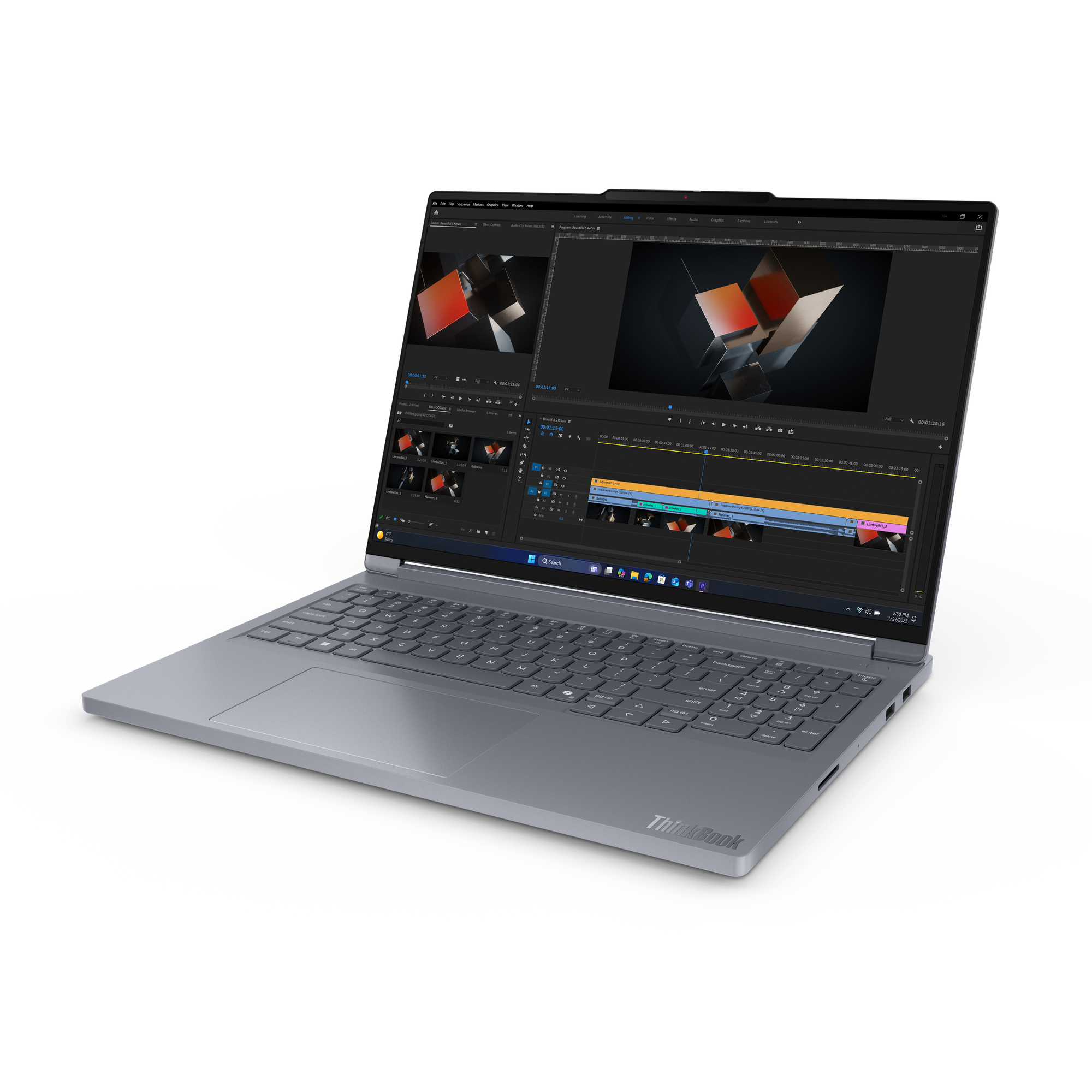 Ein silberner Laptop zeigt eine Videobearbeitungssoftware. Eine komplexe Grafik befindet sich auf dem Bildschirm. Die Tastatur ist sichtbar und der Hintergrund ist schwarz.