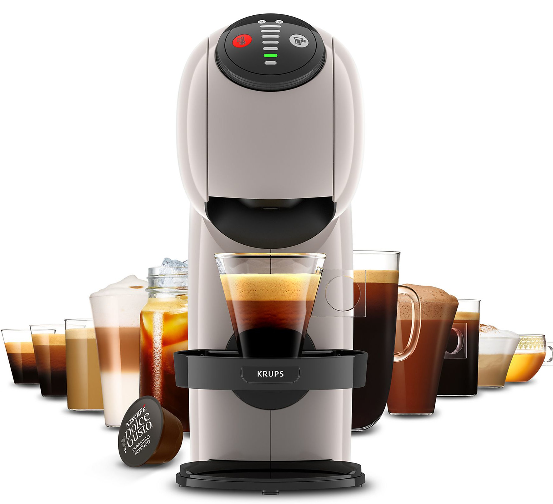 Biało-szary ekspres do kawy Krups Dolce Gusto z różnymi napojami kawowymi w szklankach. Kapsułka do kawy z przodu.