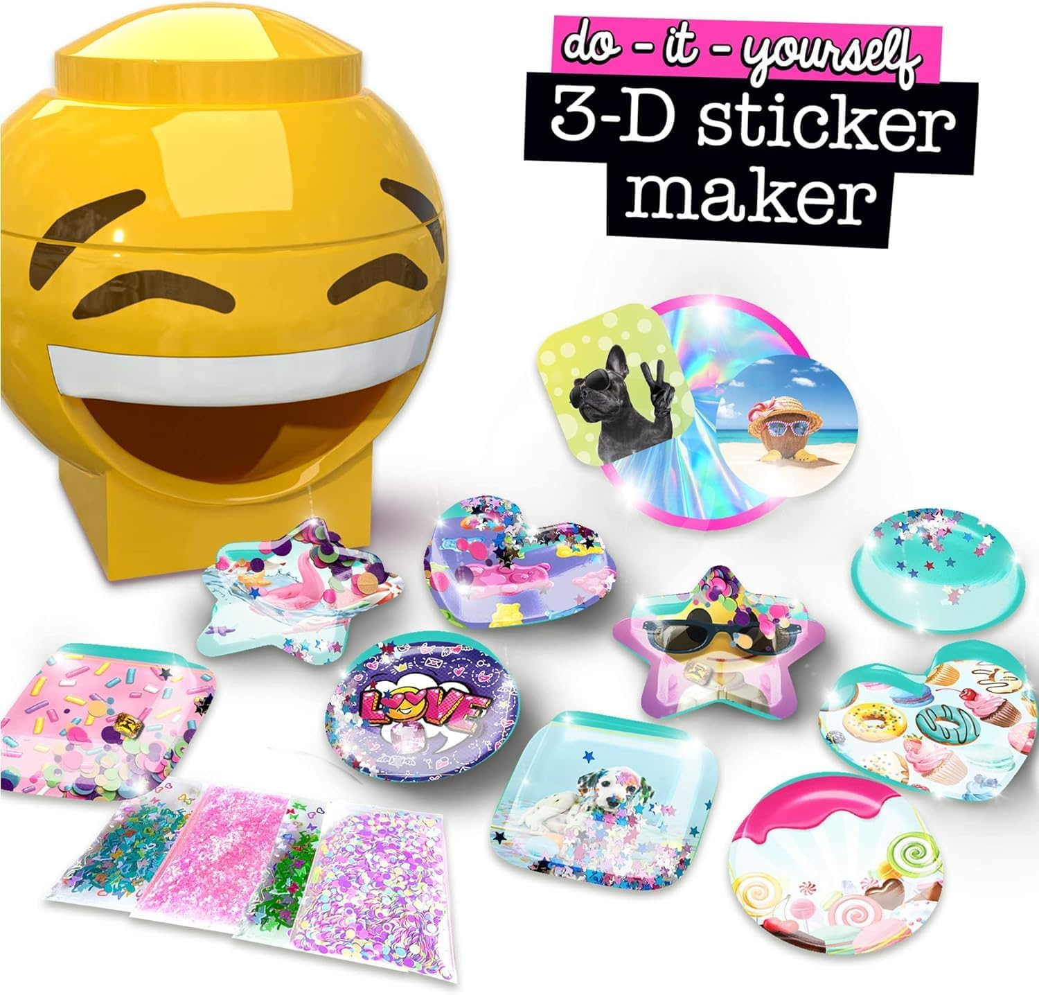 Egy sárga, emoji alakú tartály 3D-s matricákkal. A matricákon állatok, ételek és csillámok láthatók. Csillámtasakok alul.