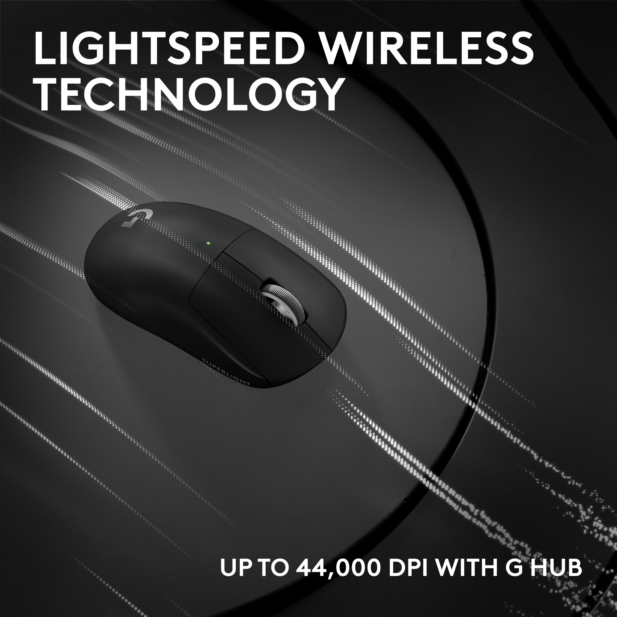 Fekete vezeték nélküli egér sötét felületen. A szöveg: 'LIGHTSPEED WIRELESS TECHNOLOGY'. Akár 44 000 DPI a G HUB-bal.