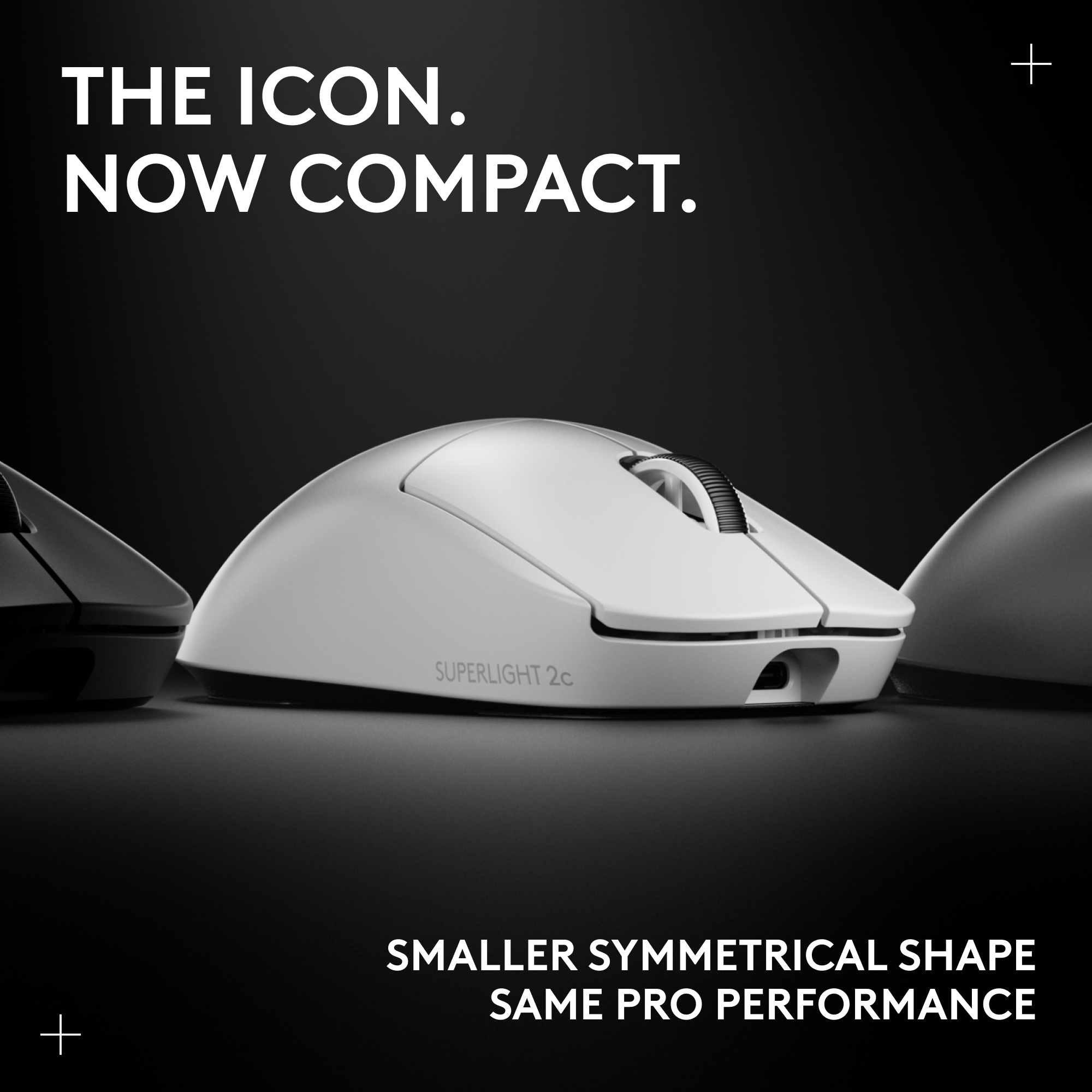 A képen három számítógépes egér látható. A középső fehér, fekete és szürke egerekkel. Szöveg: The Icon. Now Compact.