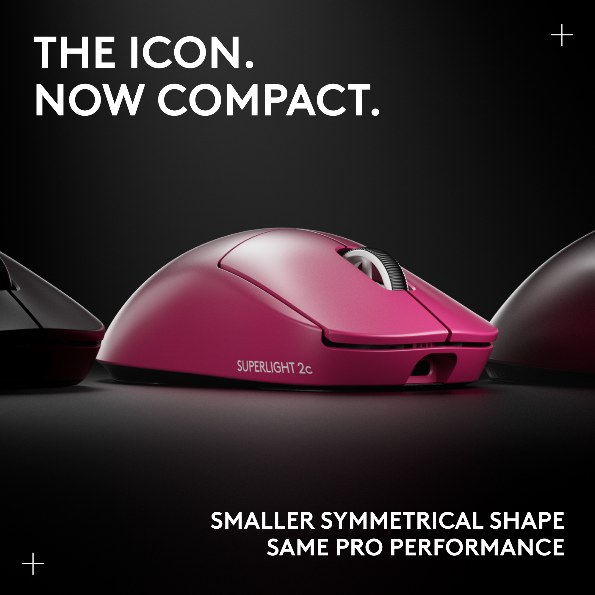 Egy rózsaszín gamer egér középen, két másik egérrel mindkét oldalon. A szöveg: The Icon. Now Compact.