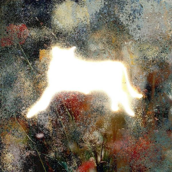 Leuchtende weiße Silhouette eines Vierbeiners, möglicherweise Hund oder Wolf, vor einem strukturierten, mehrfarbigen Hintergrund mit floralen Elementen.