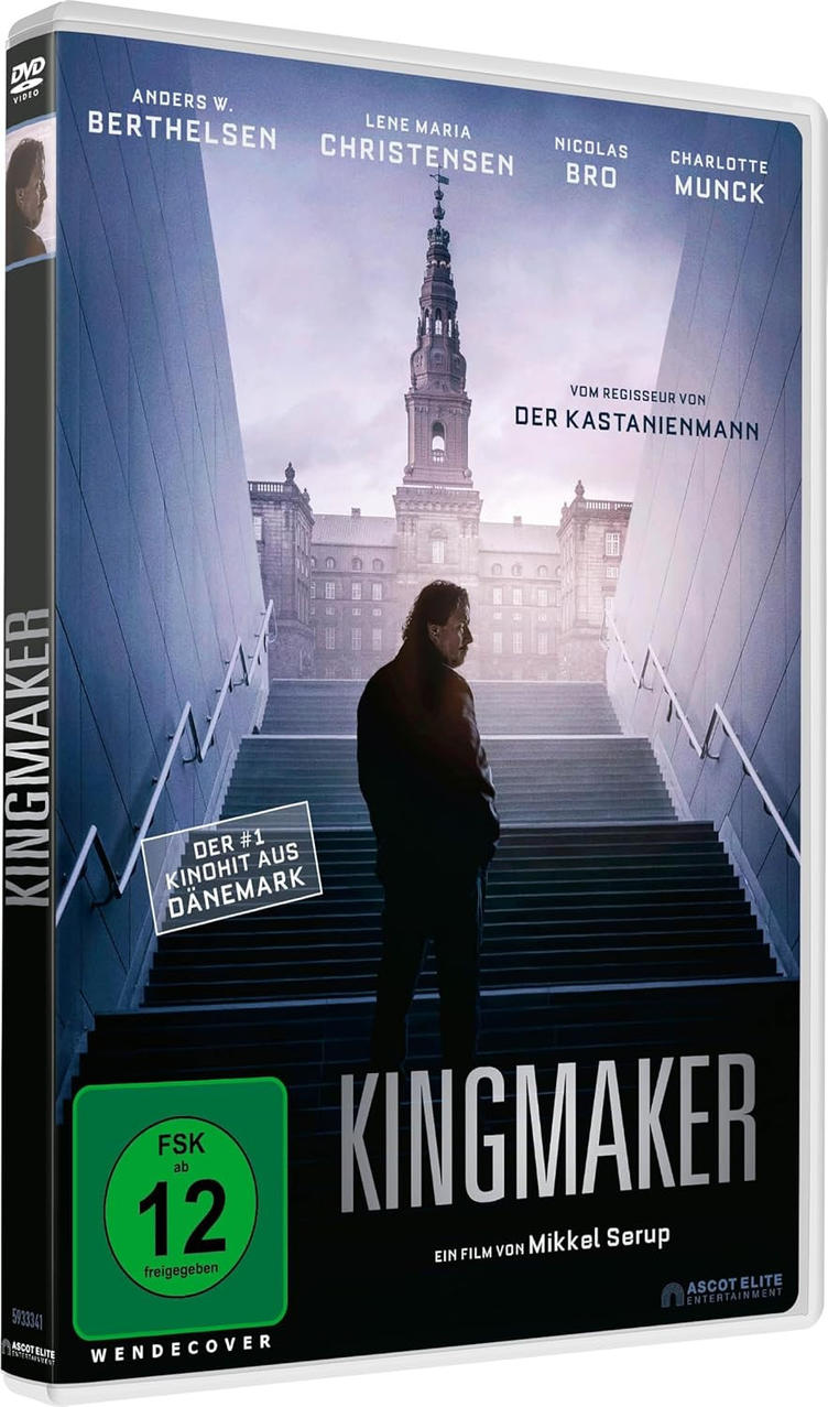DVD-Cover von 'Kingmaker'. Ein Mann steht auf Stufen zu einem Gebäude. Titel und Besetzung oben.