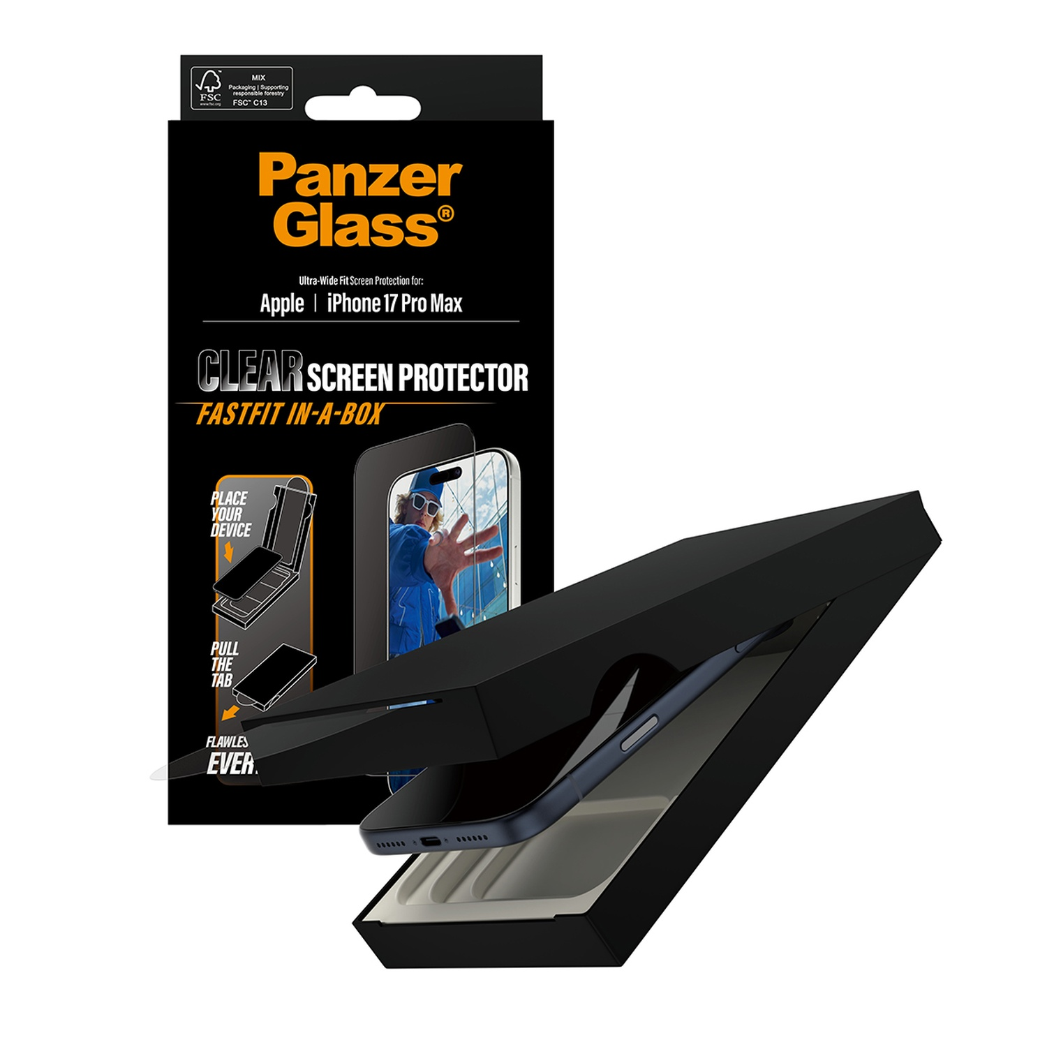 Een Panzer Glass schermbeschermer doos is open en onthult een telefoon erin. De doos is zwart met witte tekst. De beschermer is voor Apple iPhone.