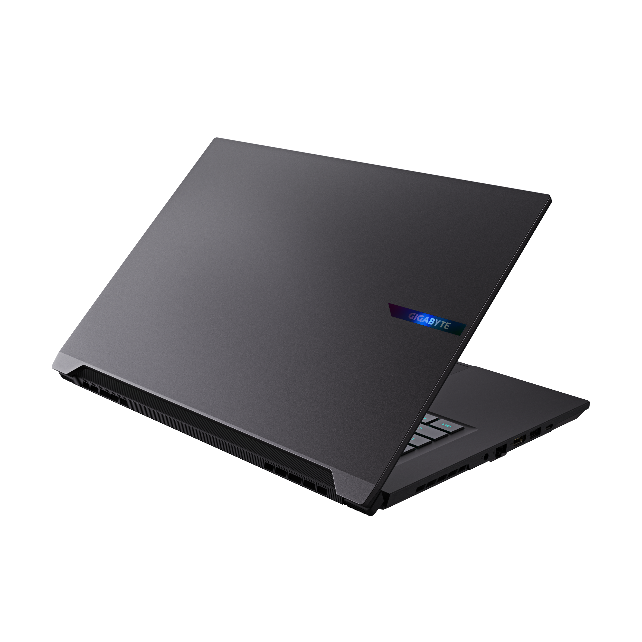 Ein dunkelgrauer Laptop, leicht geöffnet, auf grauem Hintergrund. Das GIGABYTE-Logo ist sichtbar.
