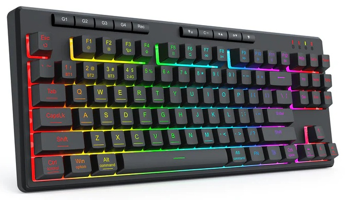 Czarna klawiatura mechaniczna z tęczowymi klawiszami. Widoczne litery i symbole. Klawiatura jest pochylona.