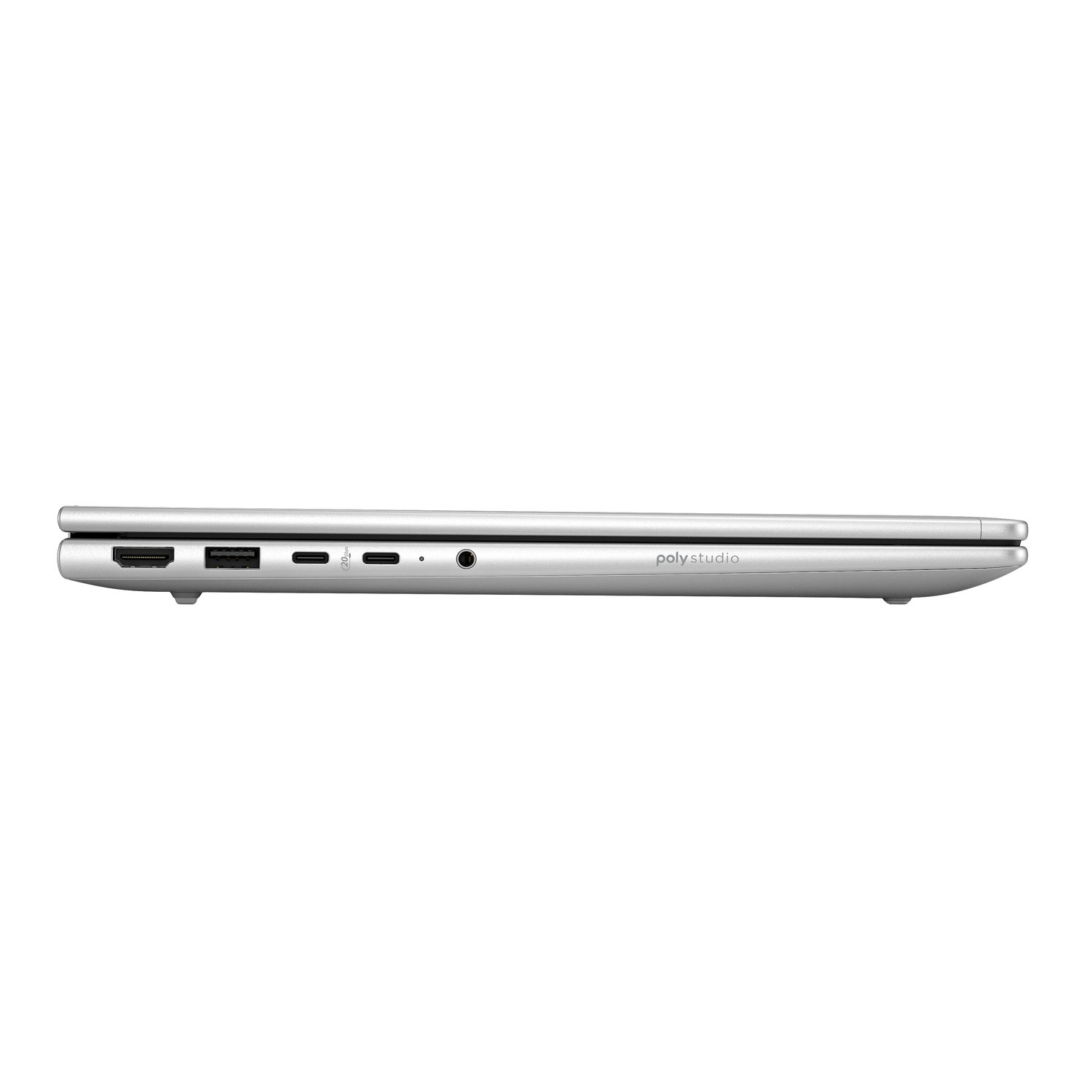 Een zilveren laptop, van de zijkant gezien, met diverse poorten zichtbaar. Het merk 'poly studio' is subtiel afgedrukt.