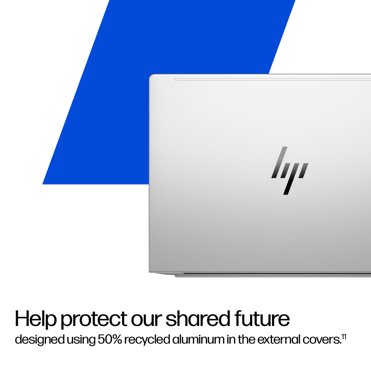 Zilveren HP-laptop met HP-logo op een witte achtergrond. Een blauwe vorm in de linkerbovenhoek. Tekst: 'Help onze gedeelde toekomst te beschermen'.