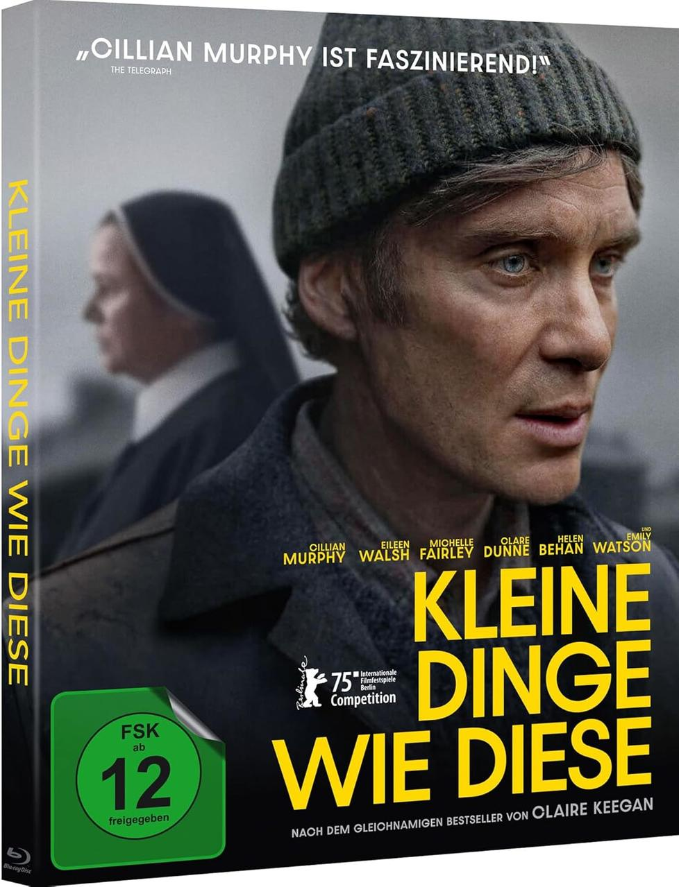 Filmcover mit Cillian Murphy. Titel: Kleine Dinge Wie Diese. Grünes FSK 12-Abzeichen. Hintergrund: verschwommene Frau. Text: Berlinale 75 Competition.