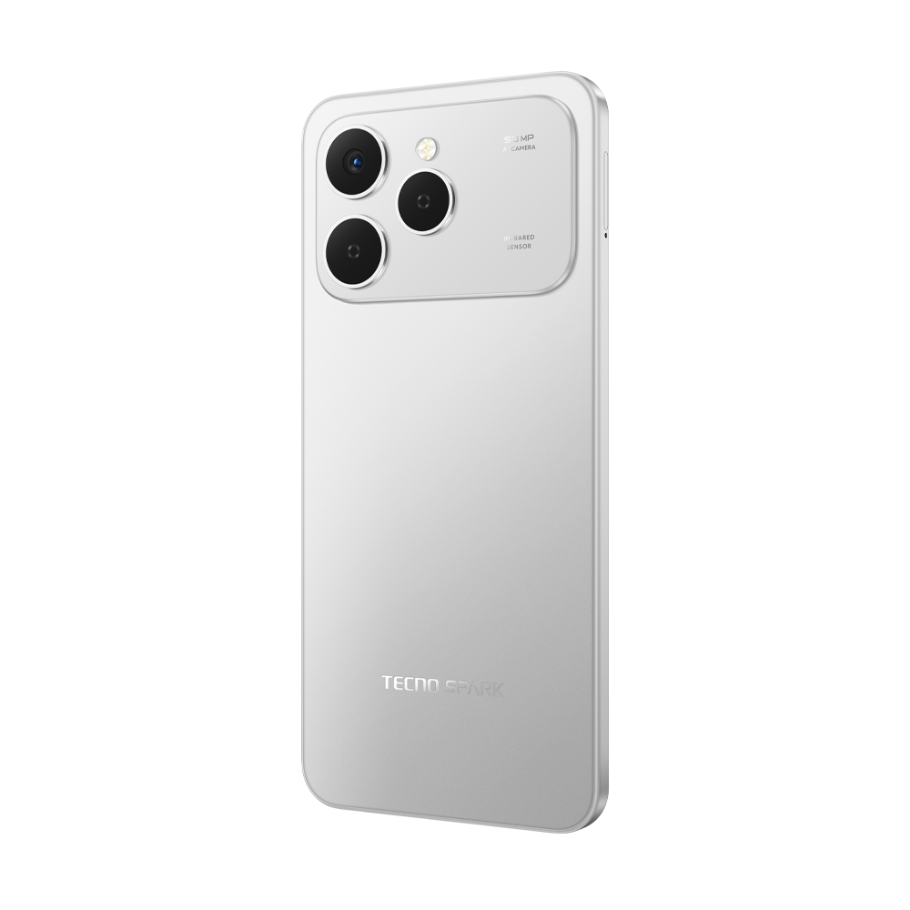 Üç kamera lensi ve flaşı olan gümüş renkli bir akıllı telefon. TECNO SPARK marka adı görünür.